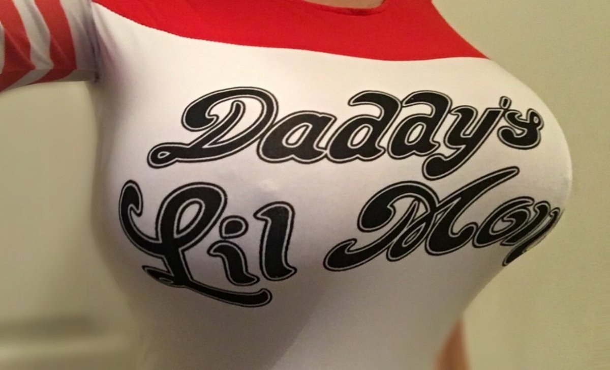 NoProbsJu - Julie anglaise à la poitrine généreuse 25