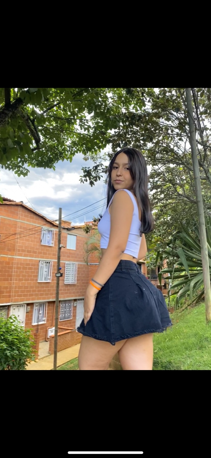 안녕하세요, 저는 여러분의 새 상사입니다. 회의를 시작하겠습니다. 1