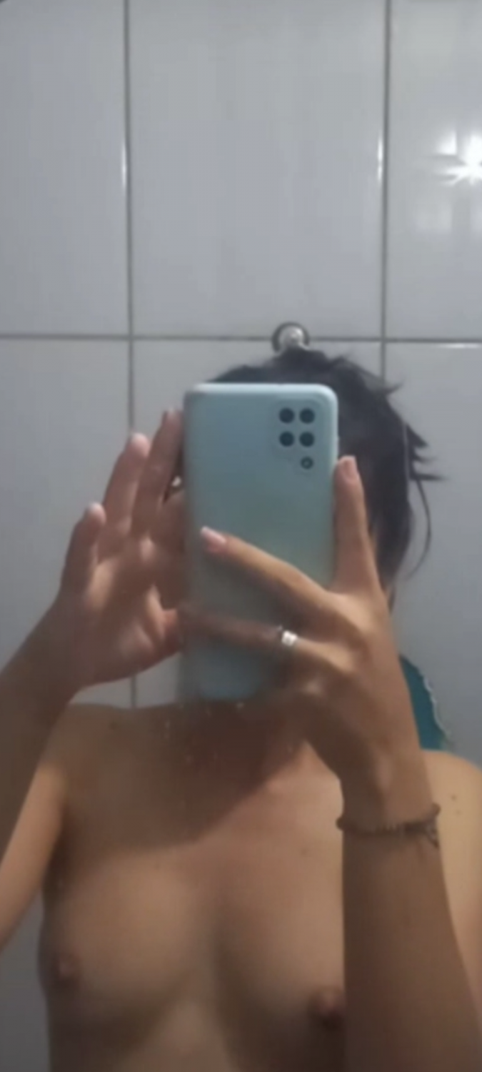 Naughty Cousin Shows Off in Her Selfie 7