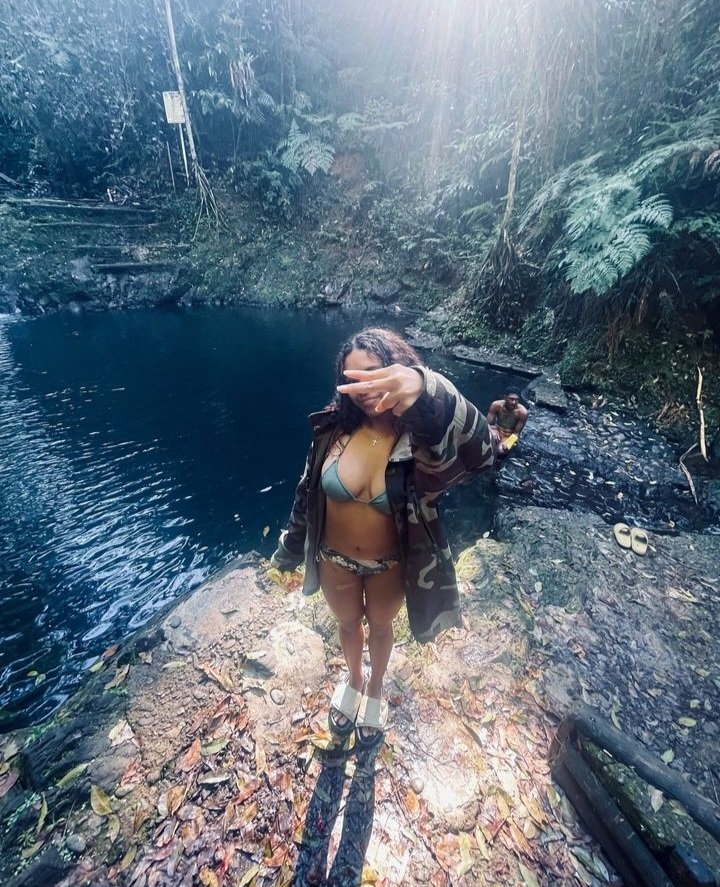 Exotic Latina Girl From Fiji Teases With Natural Beauty 5