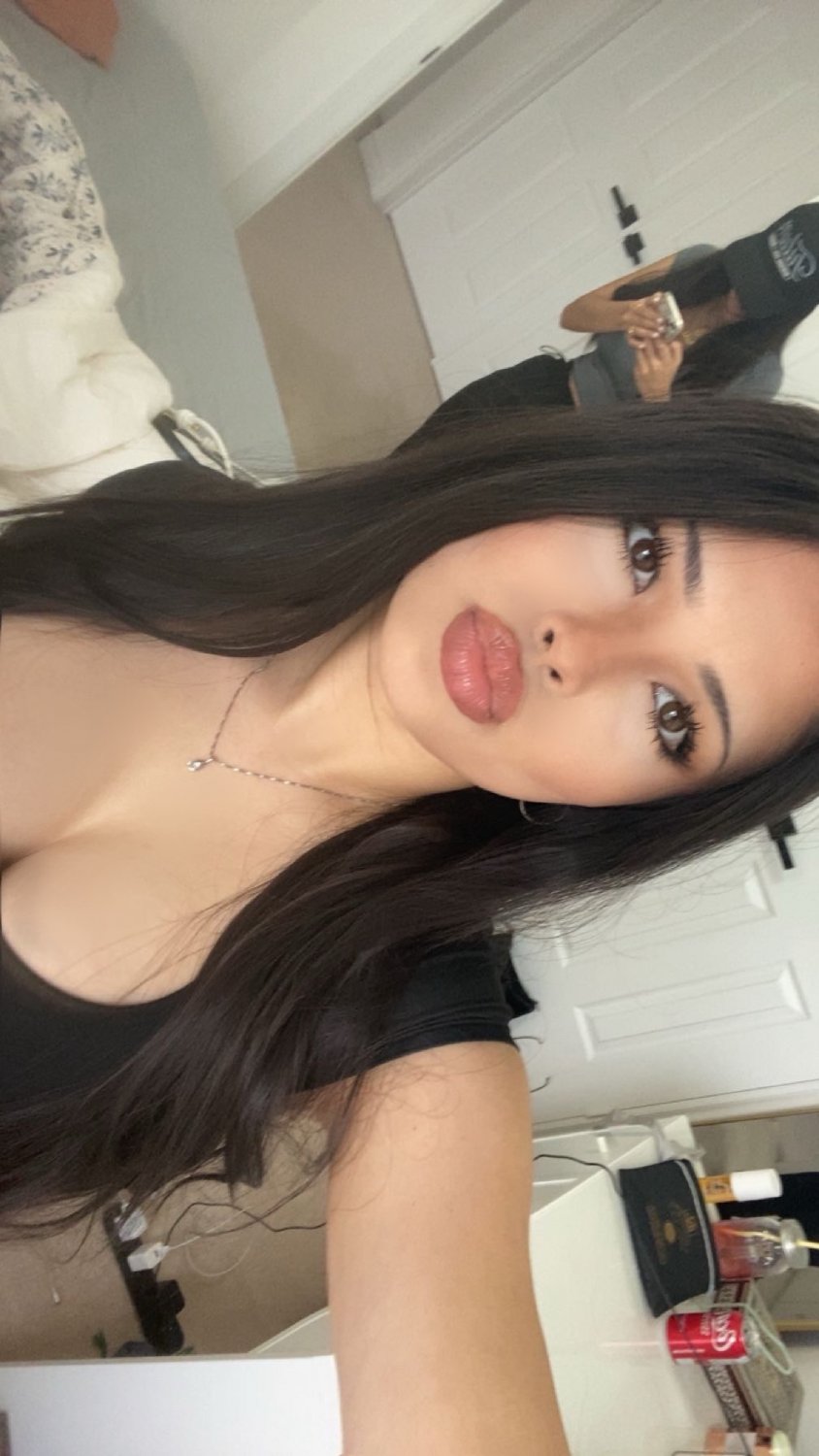 Adorable Asian Darling Shows Her Curves and Bouncy Boobs 6