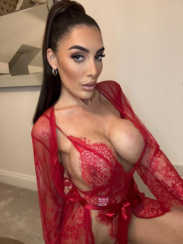 AK On Fire — She Knows Exactly What She’s Doing 7