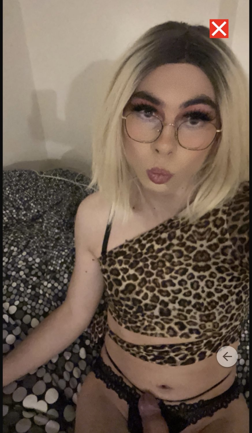 A mariquinhas francesa Lena espera ser mostrada 10