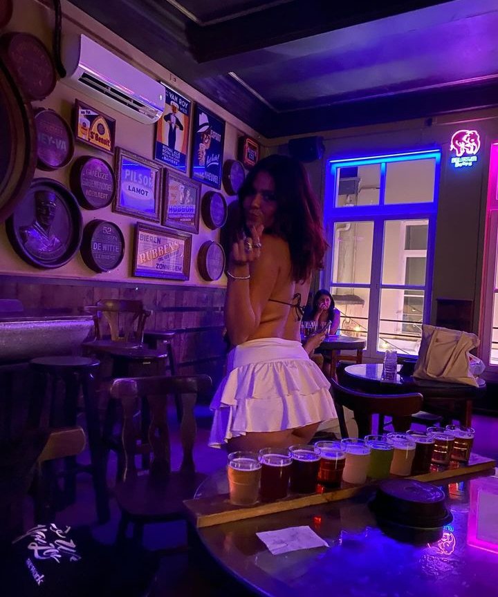 베를린에서 매춘부가 된 섬세한 처녀 케이시. 친근한 엉덩이, 다정한 가슴, 부드러운 몸매. (누드 유출) 28