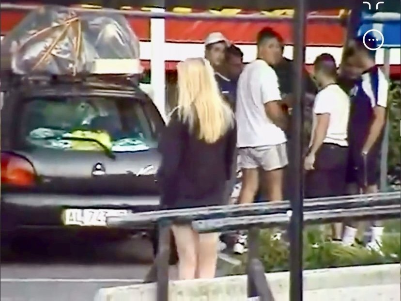 "Je découvre des désagréments qui arrivent par ici"😅 ; 2