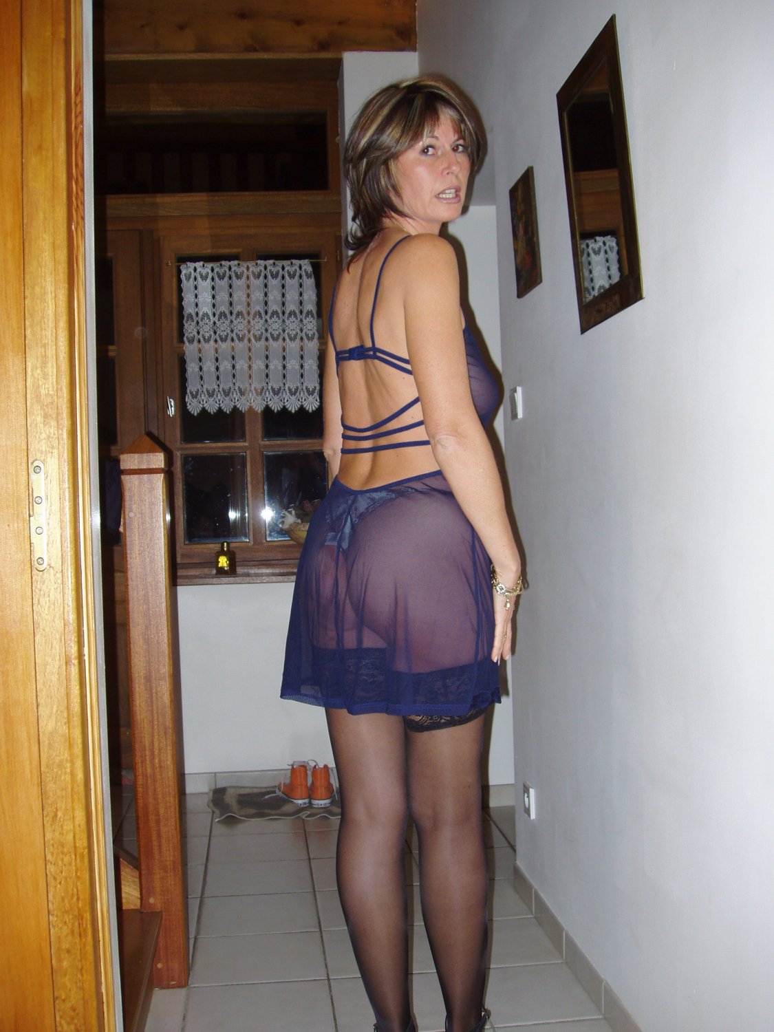 MILF matura con corpo lussureggiante 21