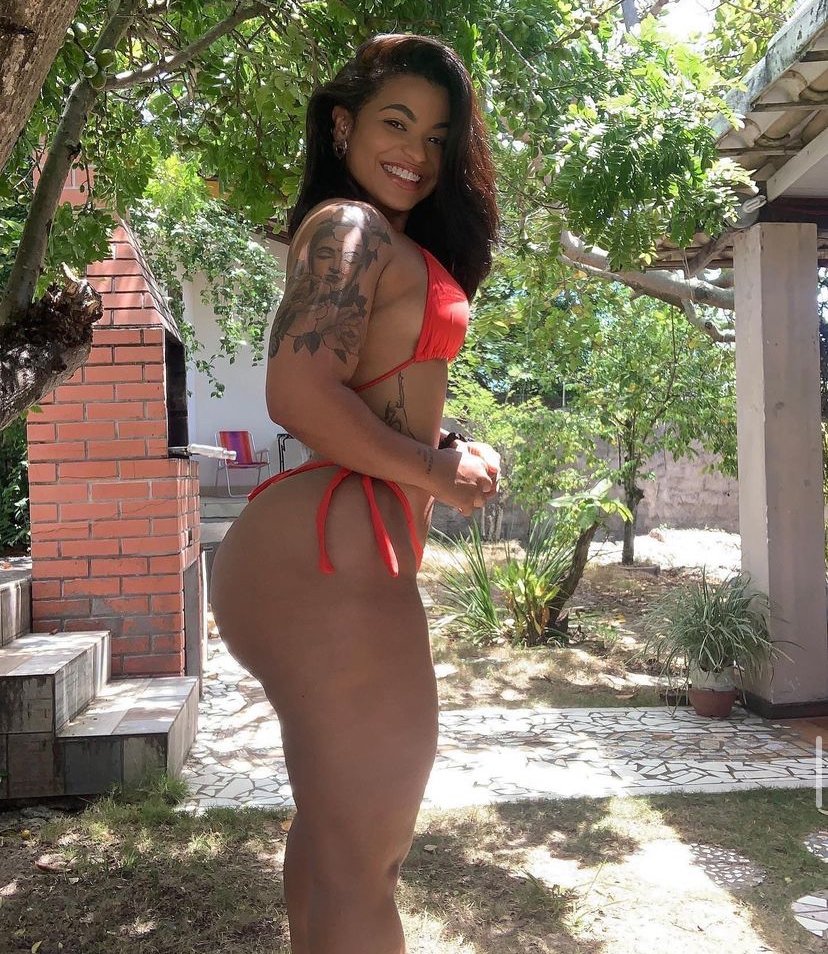 Lari 05 — Ebony Beauty Serving Curves and Confidence 5