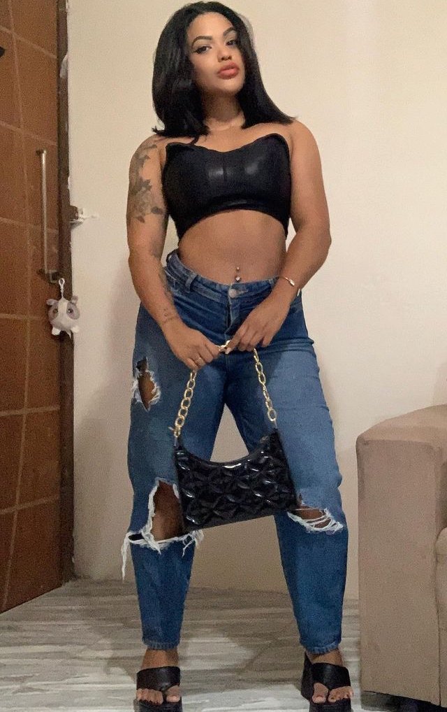 Lari 05 — Ebony Beauty Serving Curves and Confidence 13