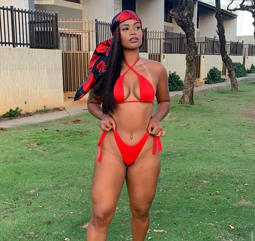 Lari Turns Heads in Her Flirty Bikini Look 19