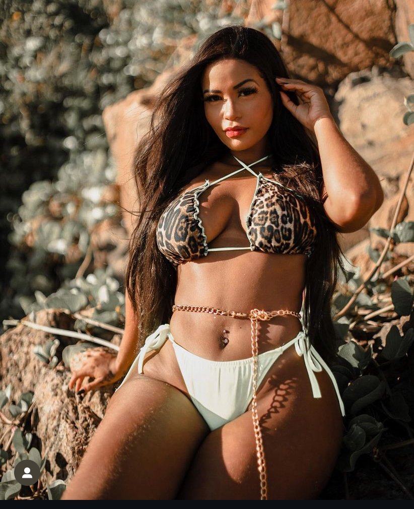 Lari Turns Heads in Her Flirty Bikini Look 33