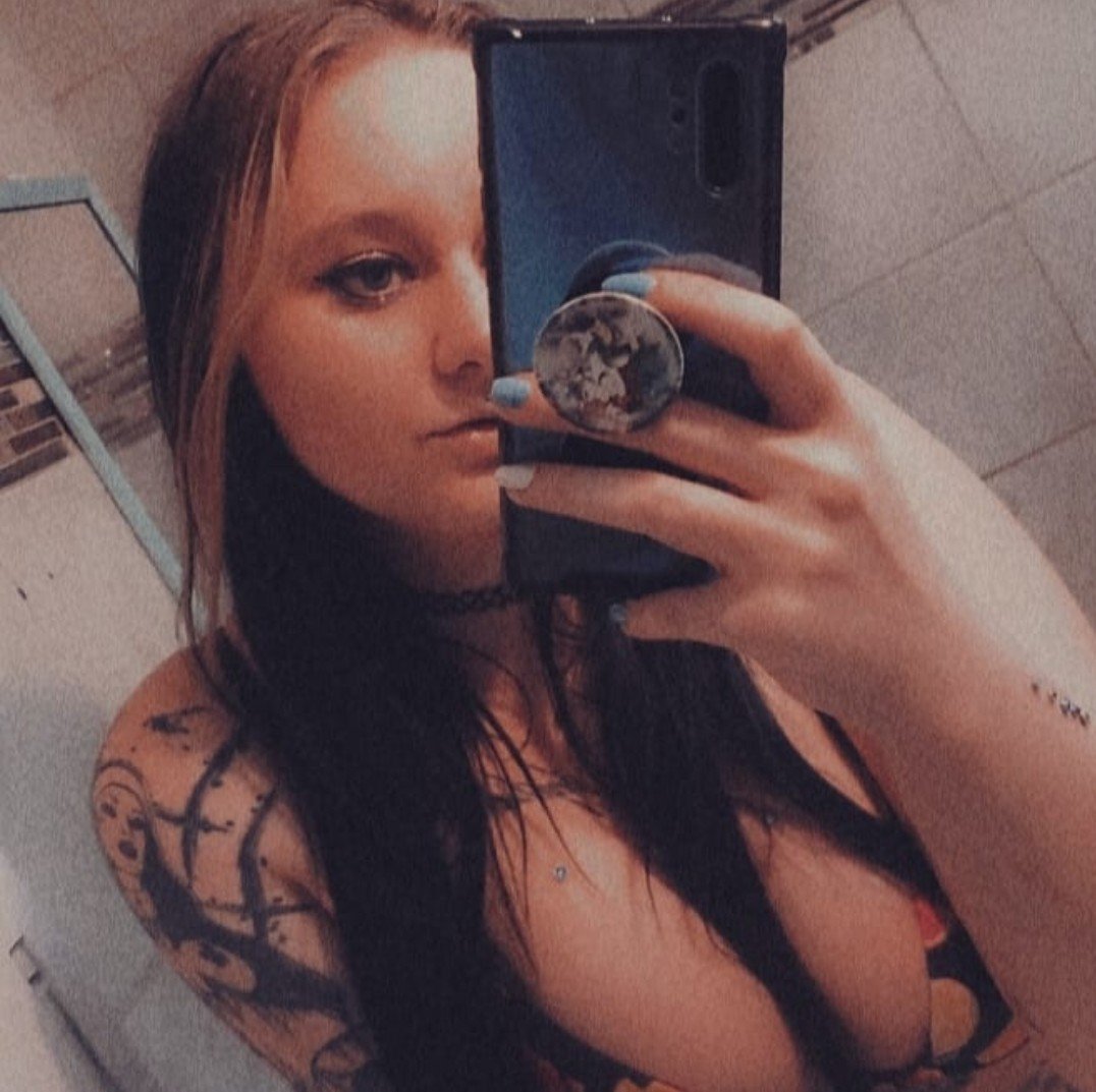 Tatted Goth Vixen Plays With Her Tightest Spots 2