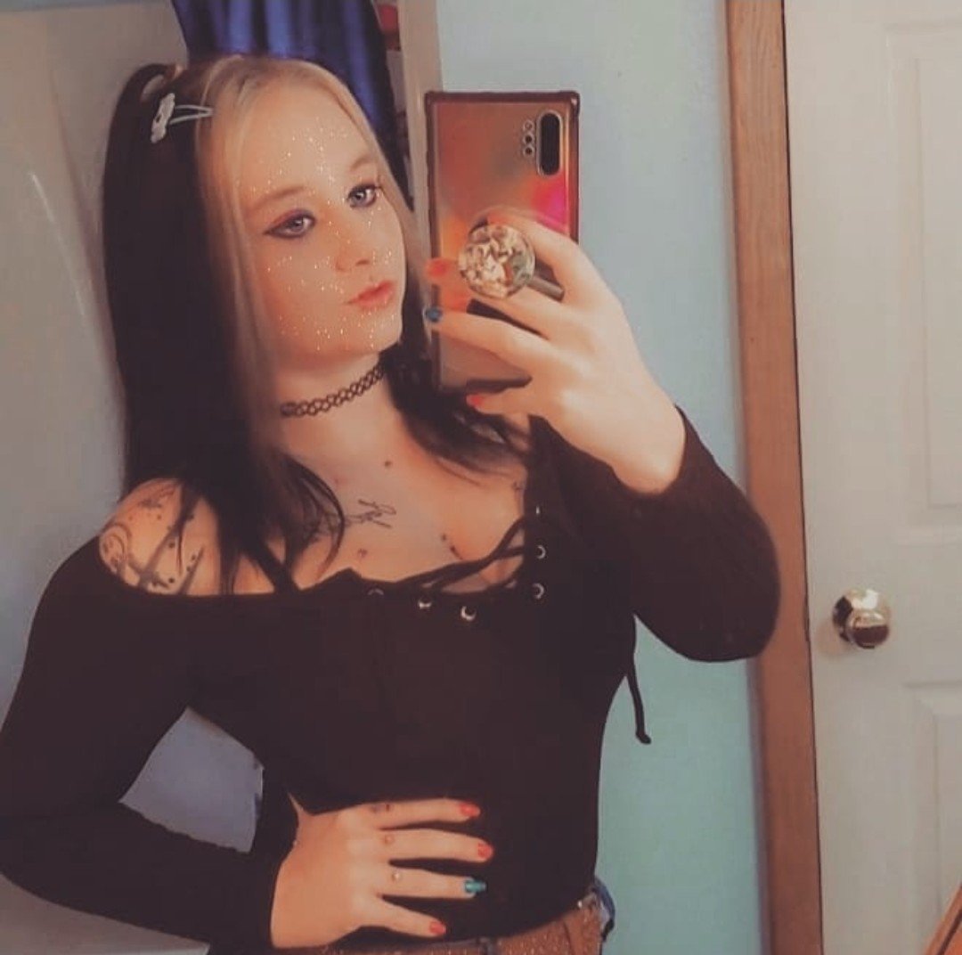 Tatted Goth Vixen Plays With Her Tightest Spots 3