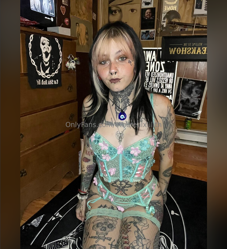 Tatted Goth Babe Unleashes Her Dark Desires 22