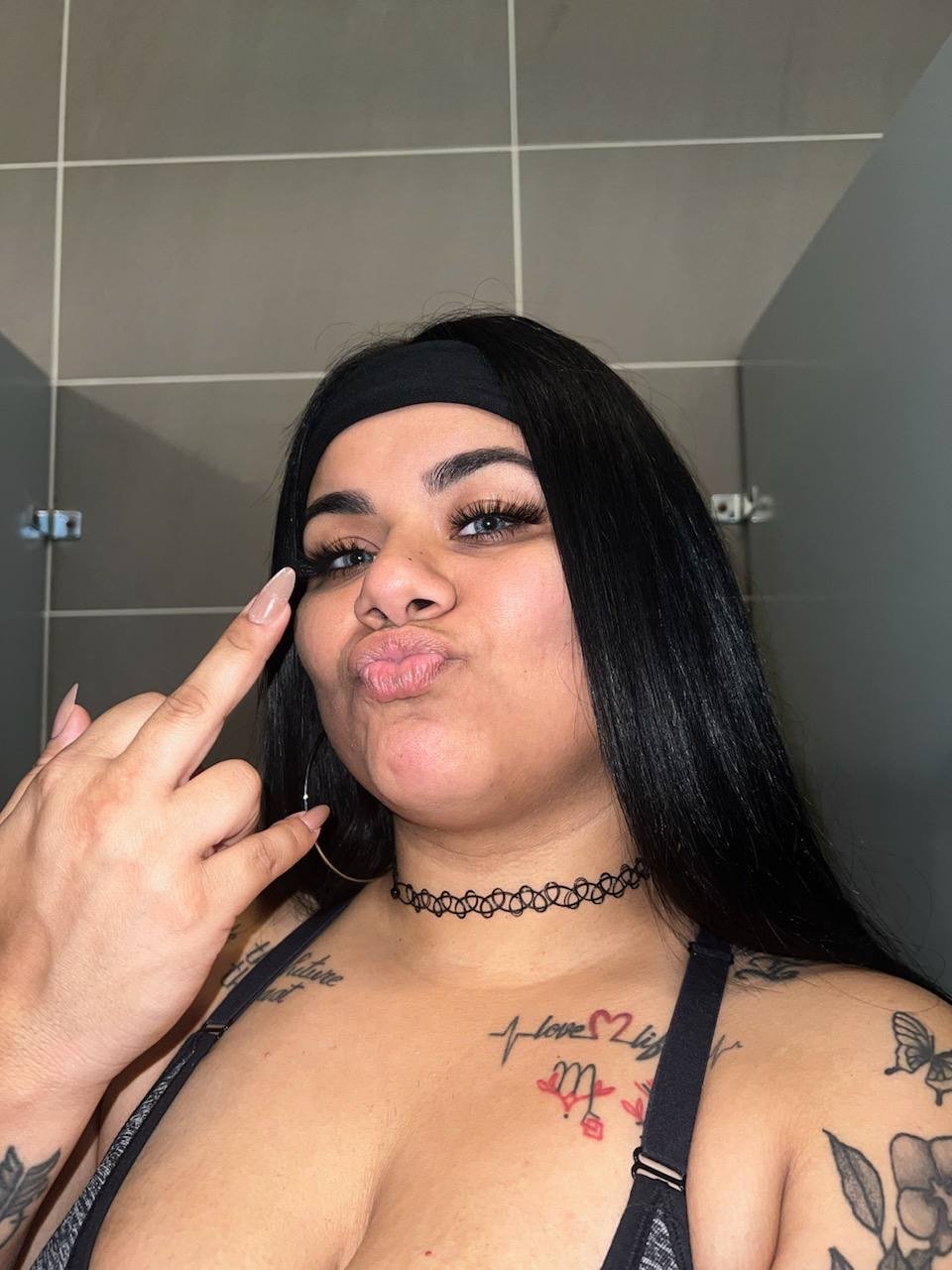 prostytutka błaga o całą ekspozycję😏 prostytutki dodają mnie na snapie, aby zostać opublikowanym na mojej stronie, tak jak ta motyka 😋 17