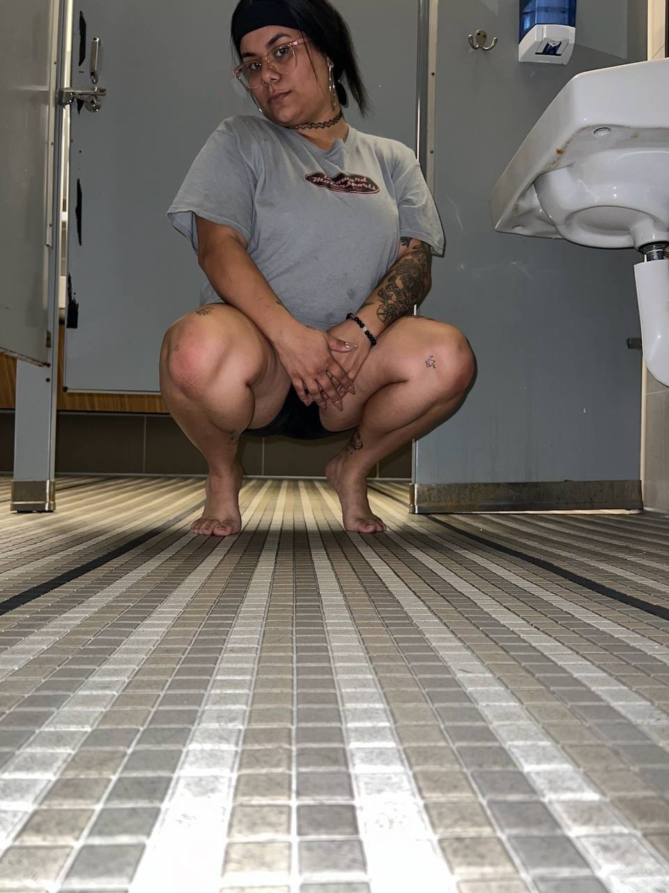 prostytutka błaga o całą ekspozycję😏 prostytutki dodają mnie na snapie, aby zostać opublikowanym na mojej stronie, tak jak ta motyka 😋 70