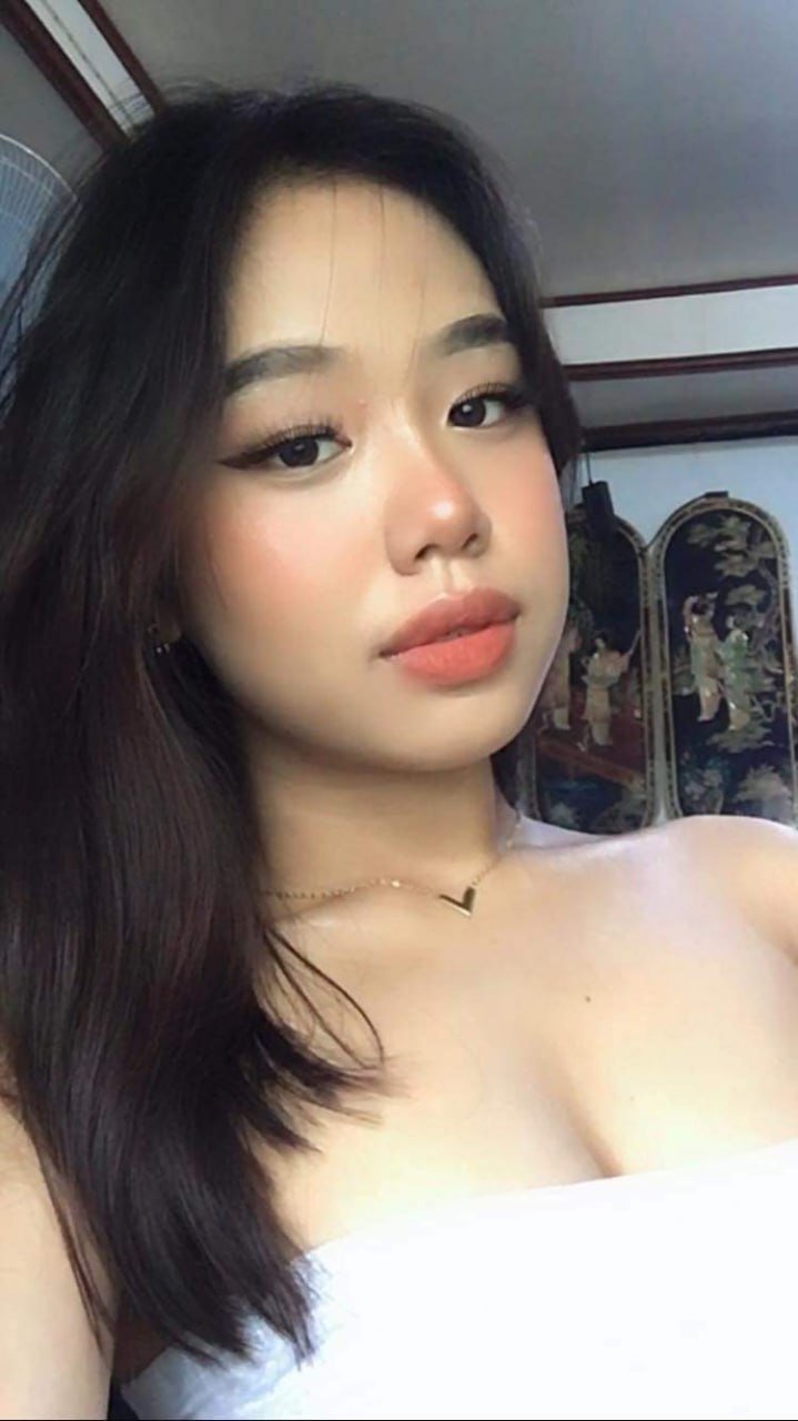 Pinay Cutie #12 Teases With Her Sweet Smile 1