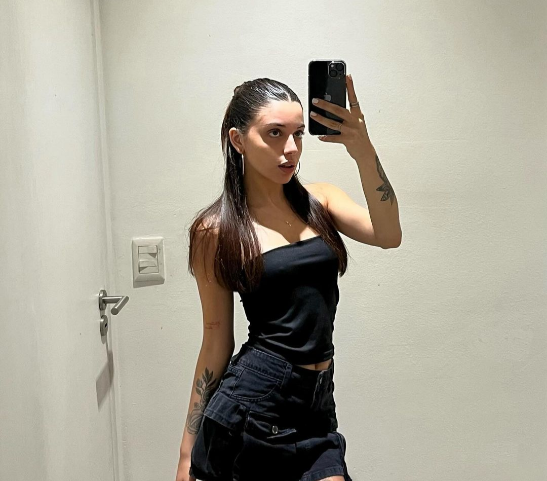 She’s Gorgeous and Begging for It 25