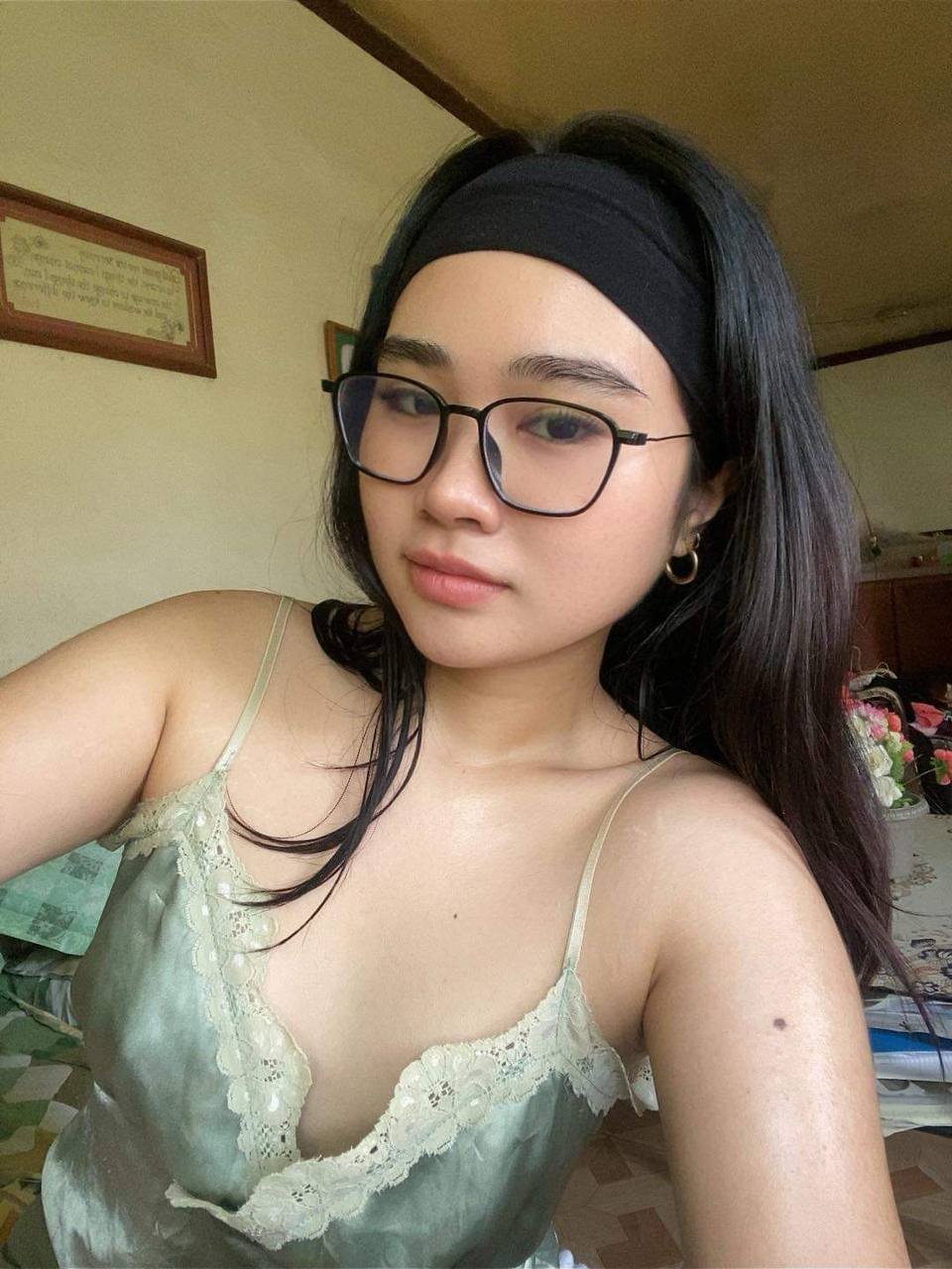 Rough Ride for This Asian Pinay Babe 1