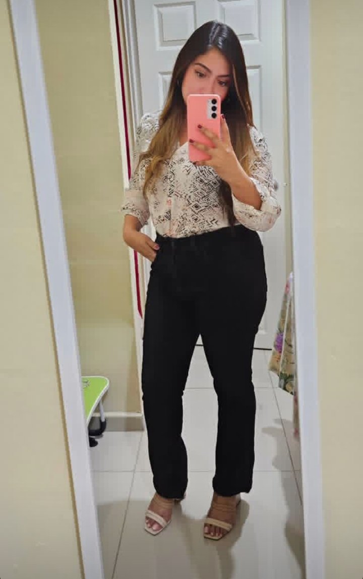 Latina Glenda hanno geniale TITS (no nudo) 4