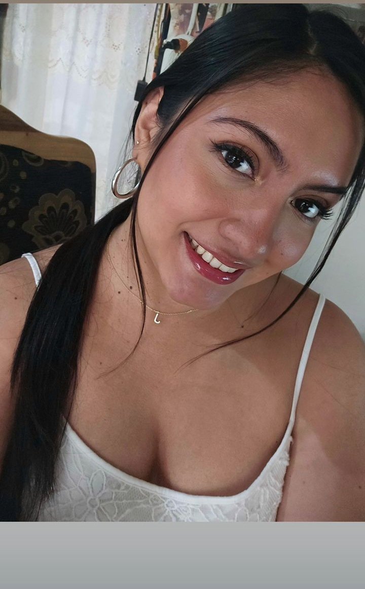 Latina Glenda hanno geniale TITS (no nudo) 13