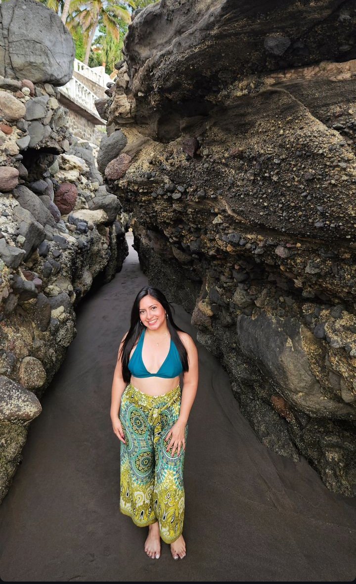 Latina Glenda hanno geniale TITS (no nudo) 15