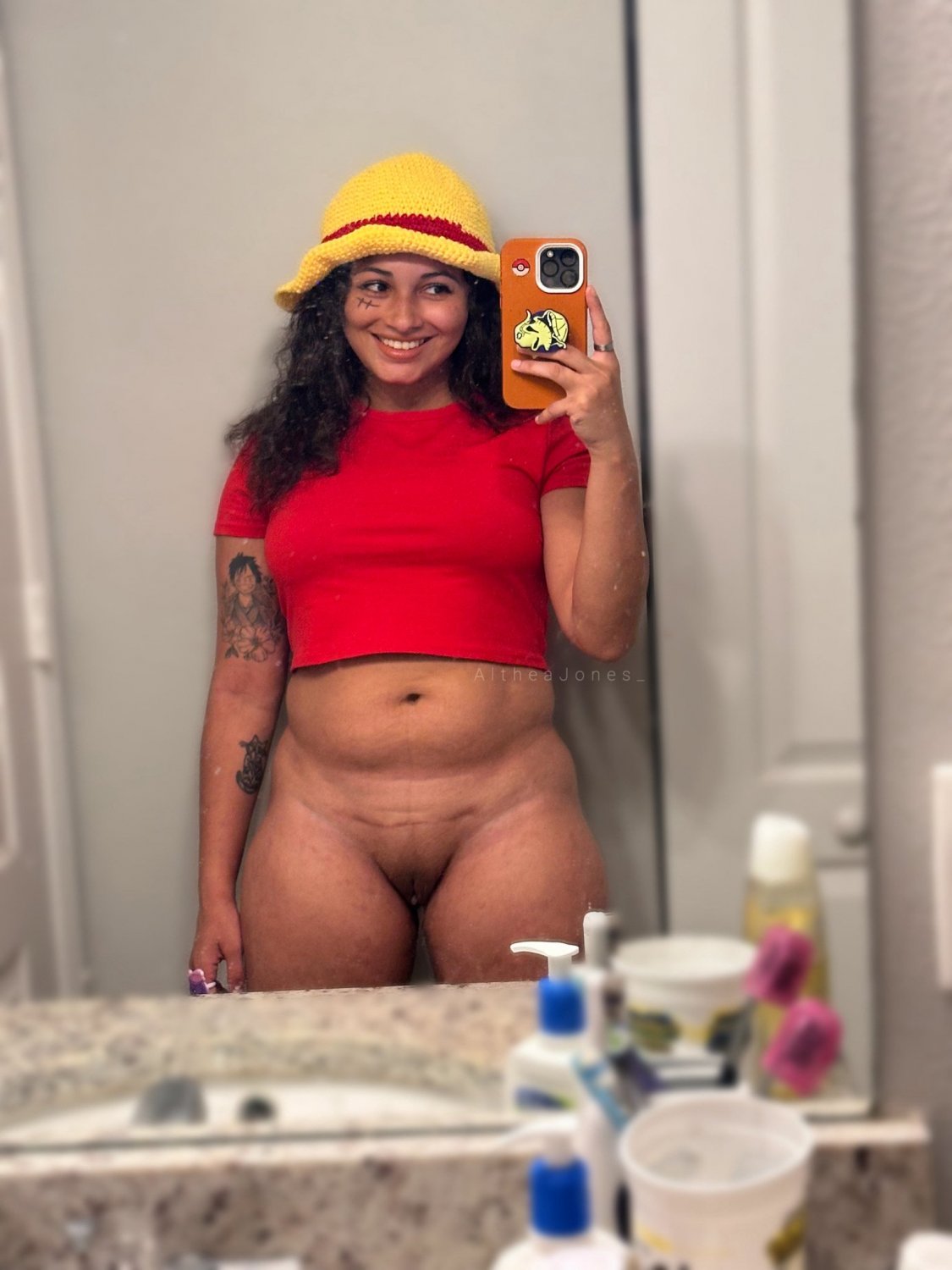 Selfie Queen With a Booty That Fills the Frame 9