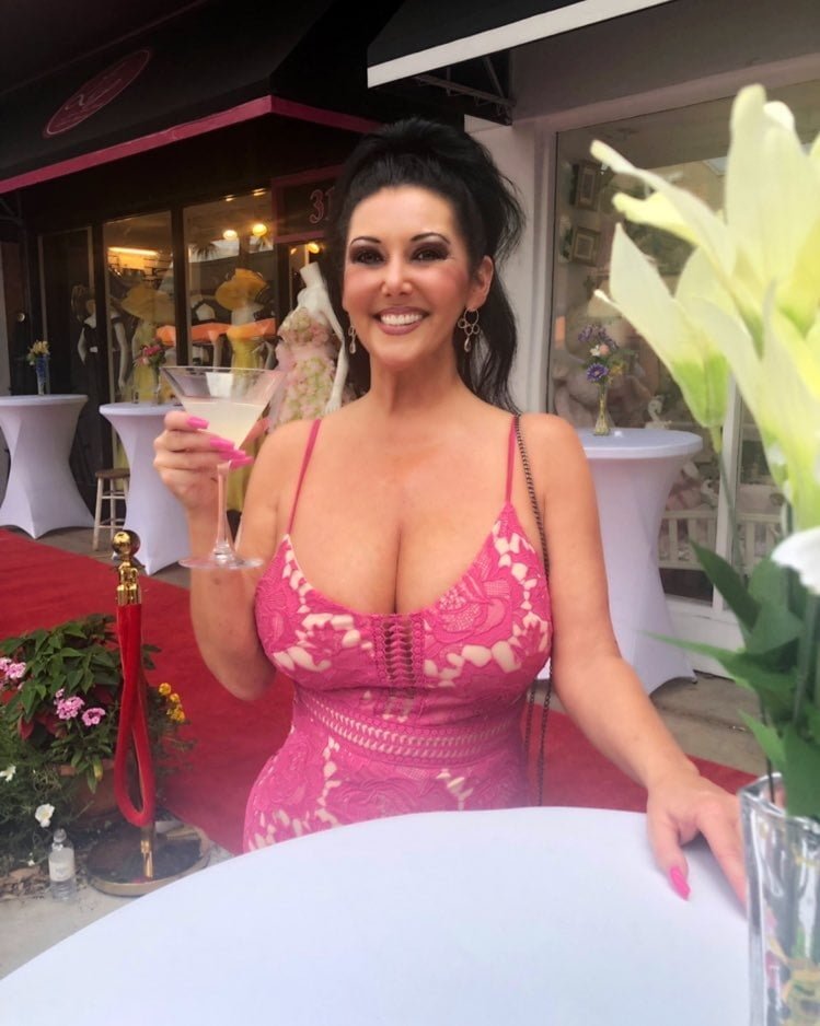 Maduras elegantes y sexys. 23