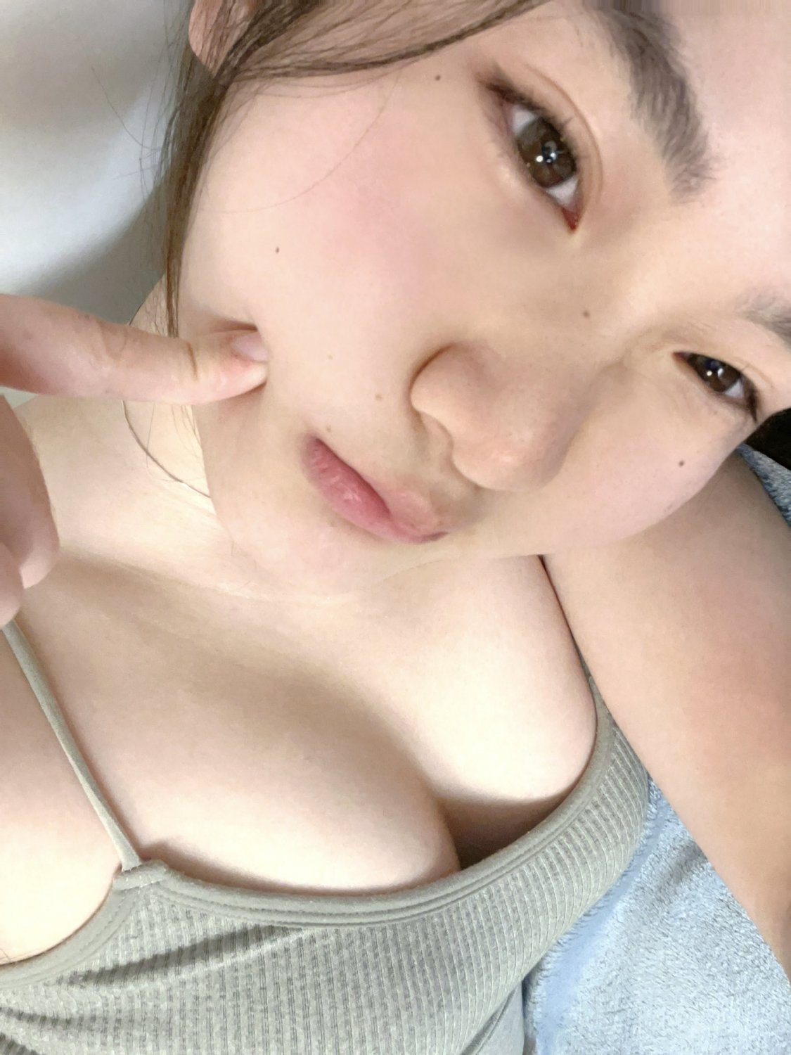 Sexy Chinese Babe Strips And Smiles For The Cam 27