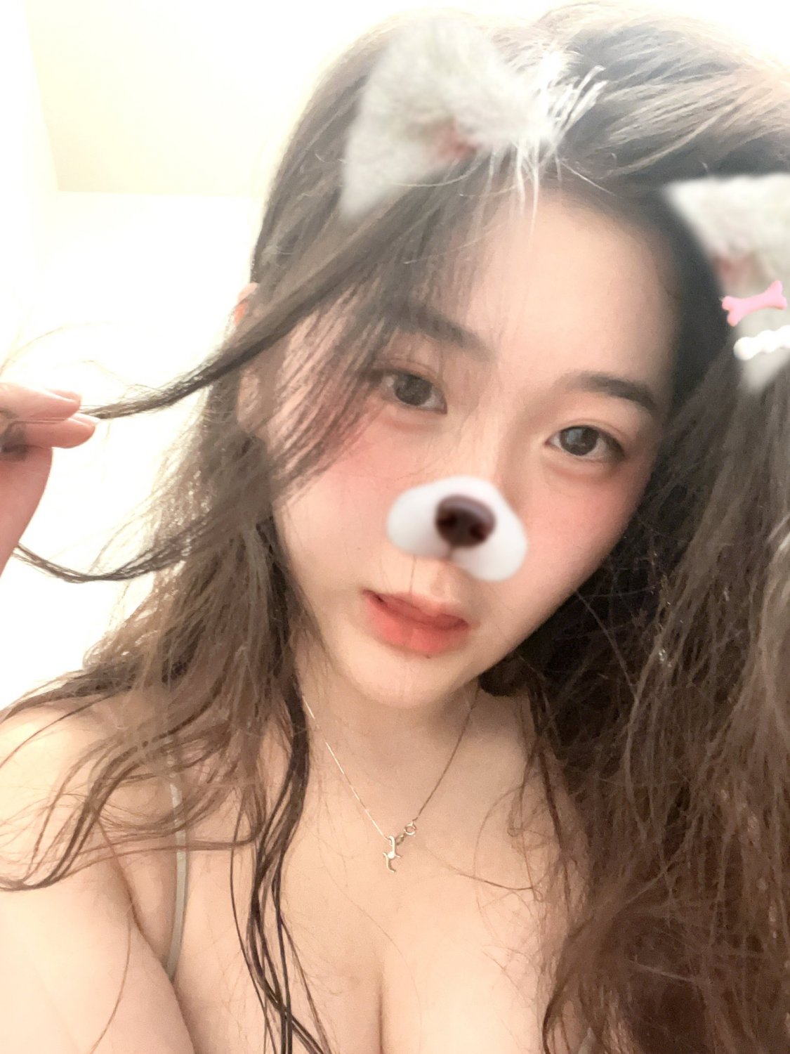 Sexy Chinese Babe Strips And Smiles For The Cam 39