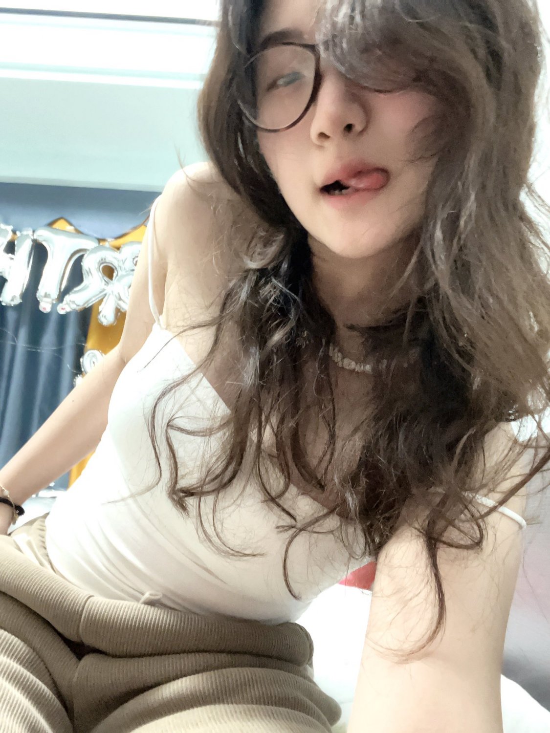 Sexy Chinese Babe Strips And Smiles For The Cam 52