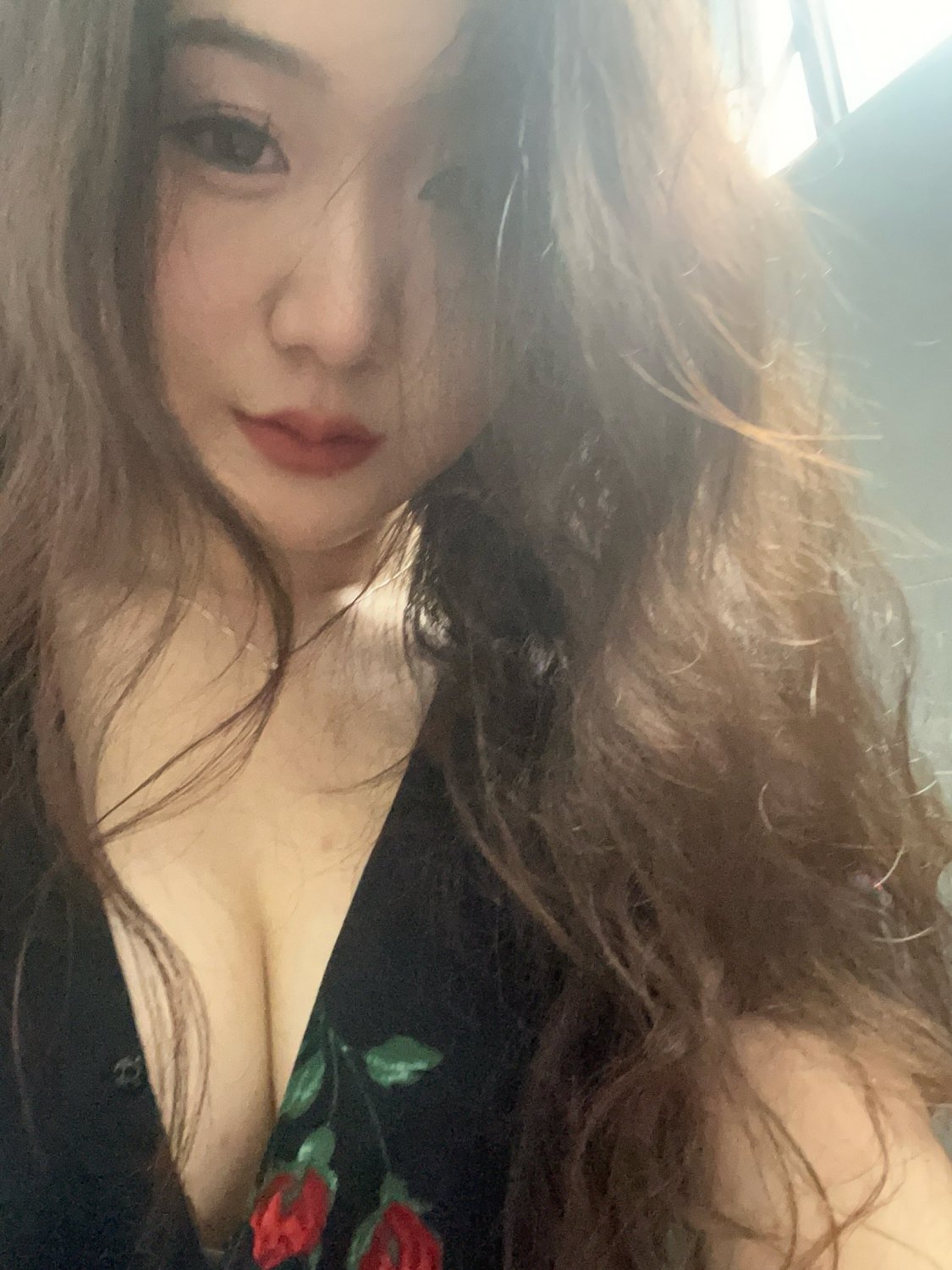 Sexy Chinese Babe Strips And Smiles For The Cam 68