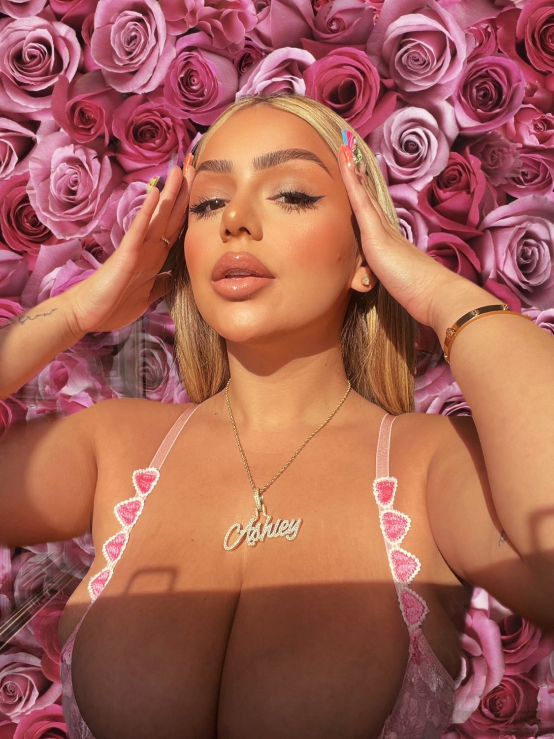 アリゾナダンサーのビッグチットがムーブでバウンス 2