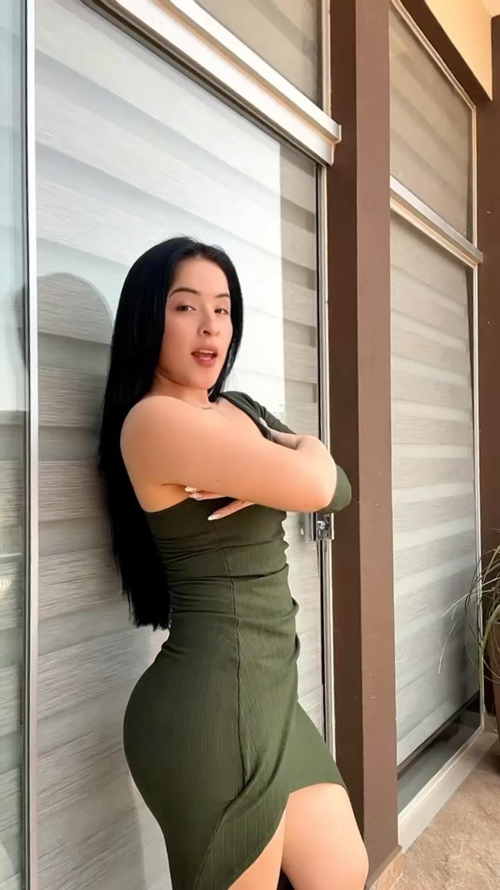 Bolivian Cutie Takes A Sultry Selfie For You 8