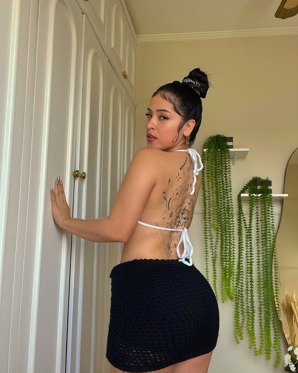 Bolivian Cutie Takes A Sultry Selfie For You 31