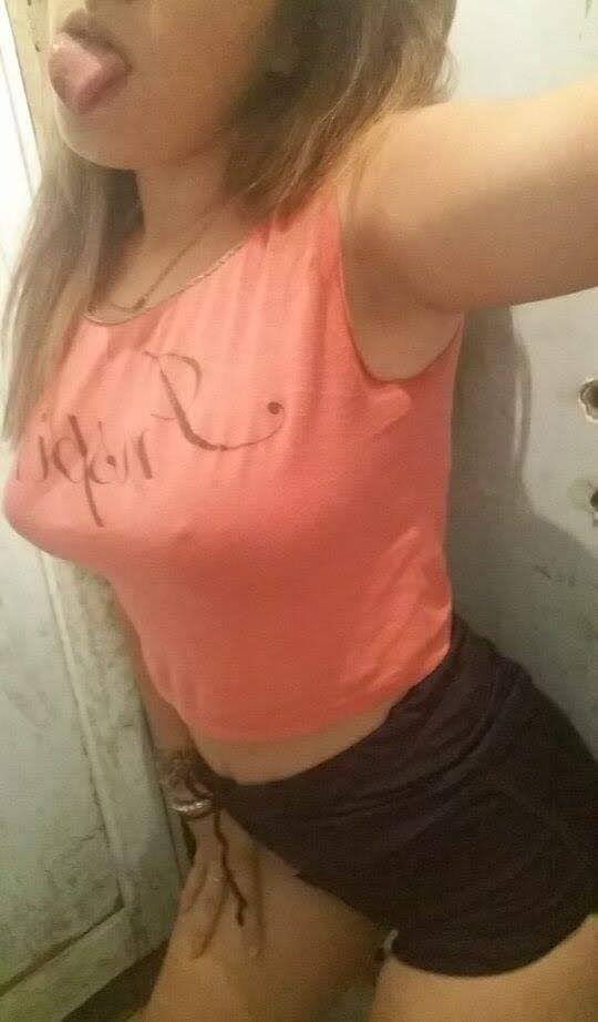 Flaquita de hermosa cola 3