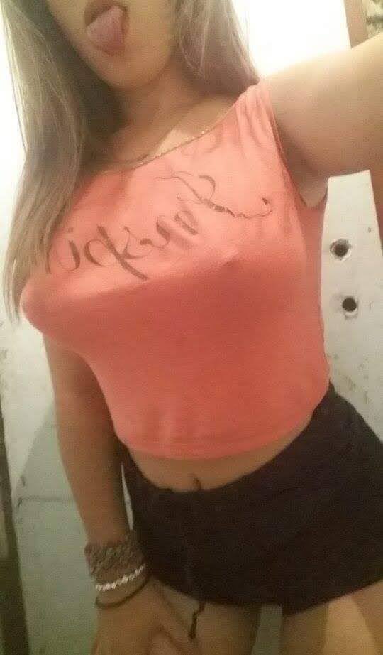 Flaquita de hermosa cola 5