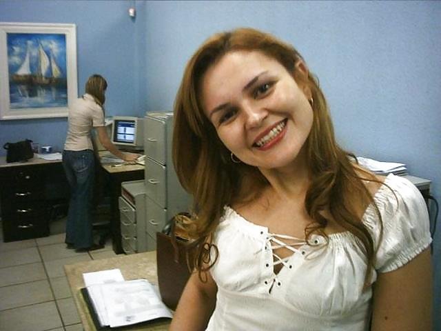 La conduttrice televisiva brasiliana Rose Leonel ha diffuso delle foto dall'ex fidanzato 7