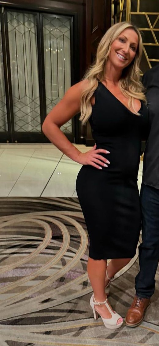 43歳ブロンドMILFメリーがビッグチットでルーズに 3