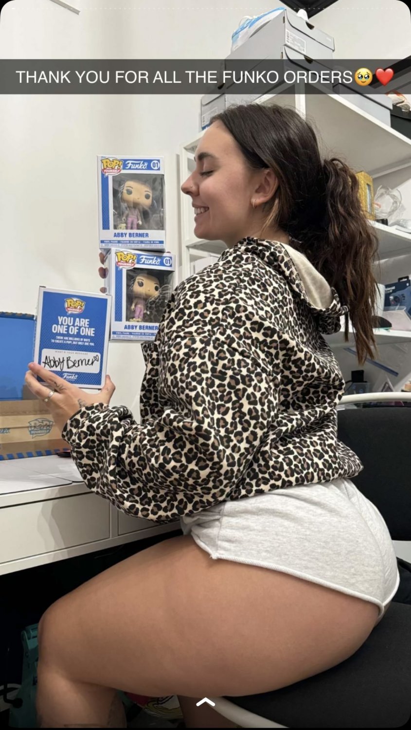 Bootylicious Brunette Shakes It While Making Mugs 2