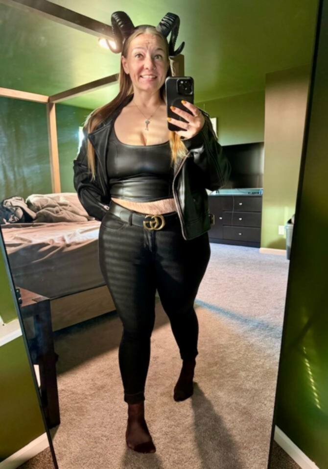 Chatpic Prostituierte 19yo 10