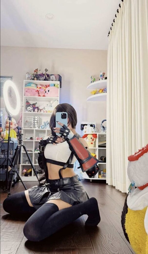 Latina Cosplayer Neekolul Shares More Selfies 1