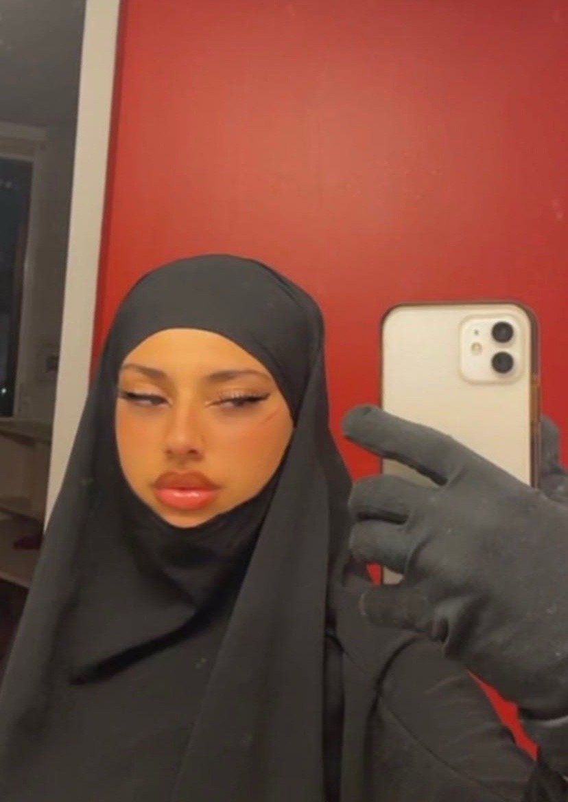 şişman arka kapısı açık başörtülü fahişe tele:yesoviet 9