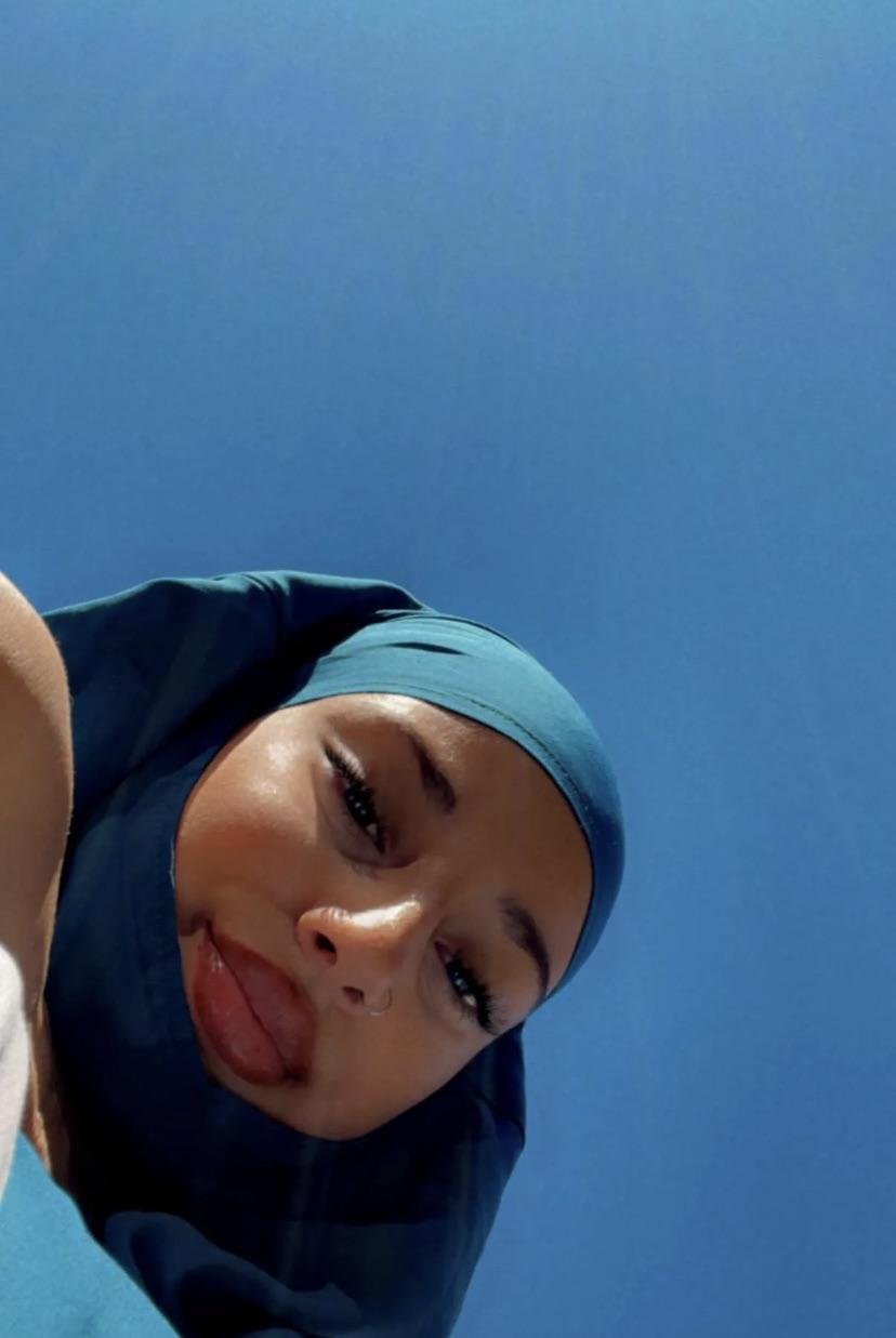 şişman arka kapısı açık başörtülü fahişe tele:yesoviet 10