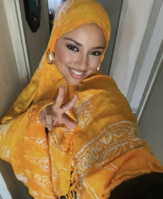 şişman arka kapısı açık başörtülü fahişe tele:yesoviet 14