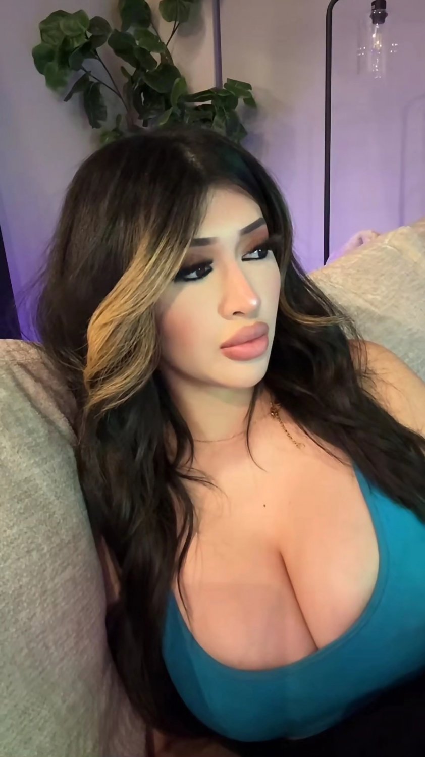 MILFのビッグチット、シズリングハードファック 7