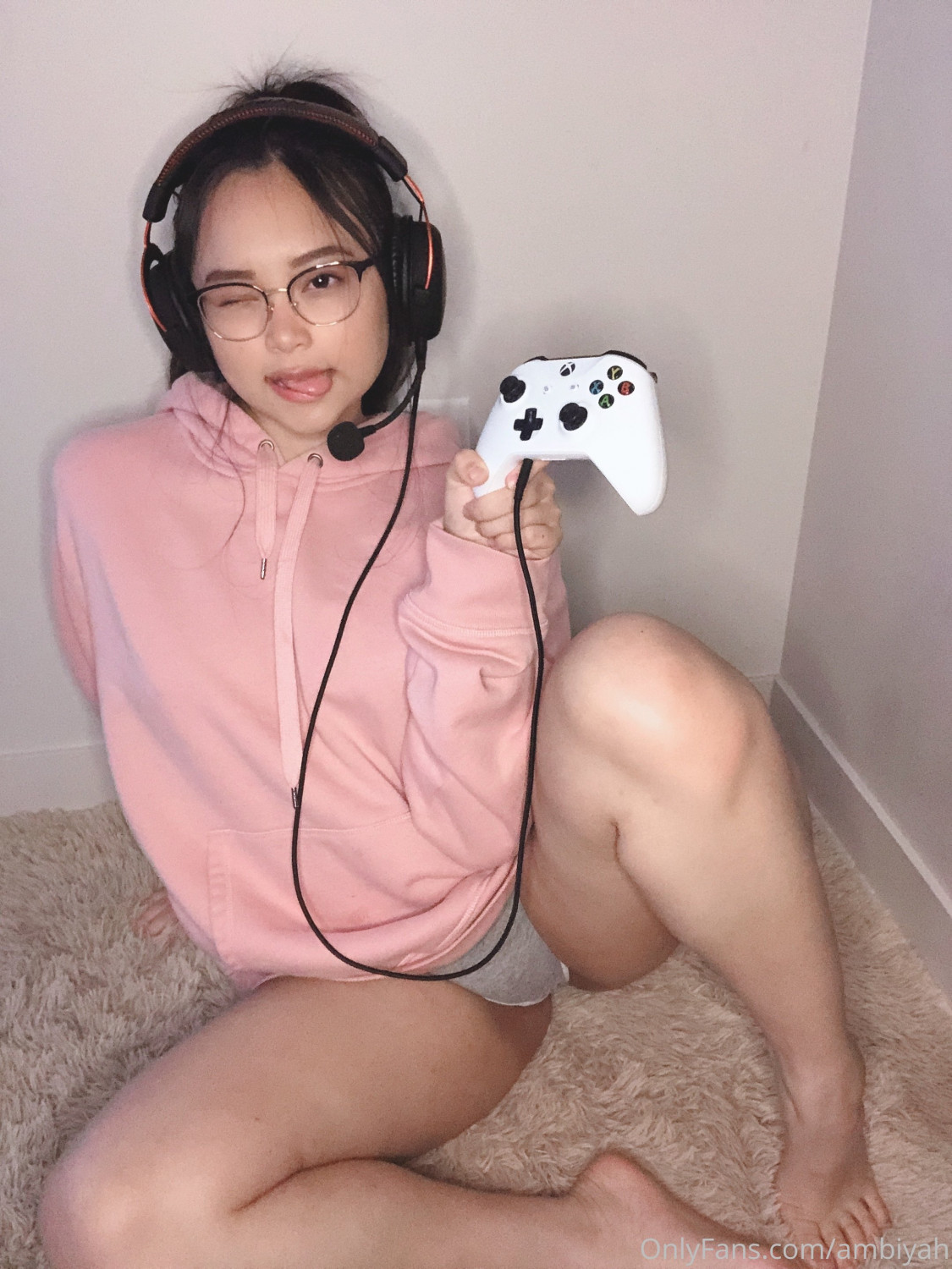 Orientalischer Gamer Hottie 4