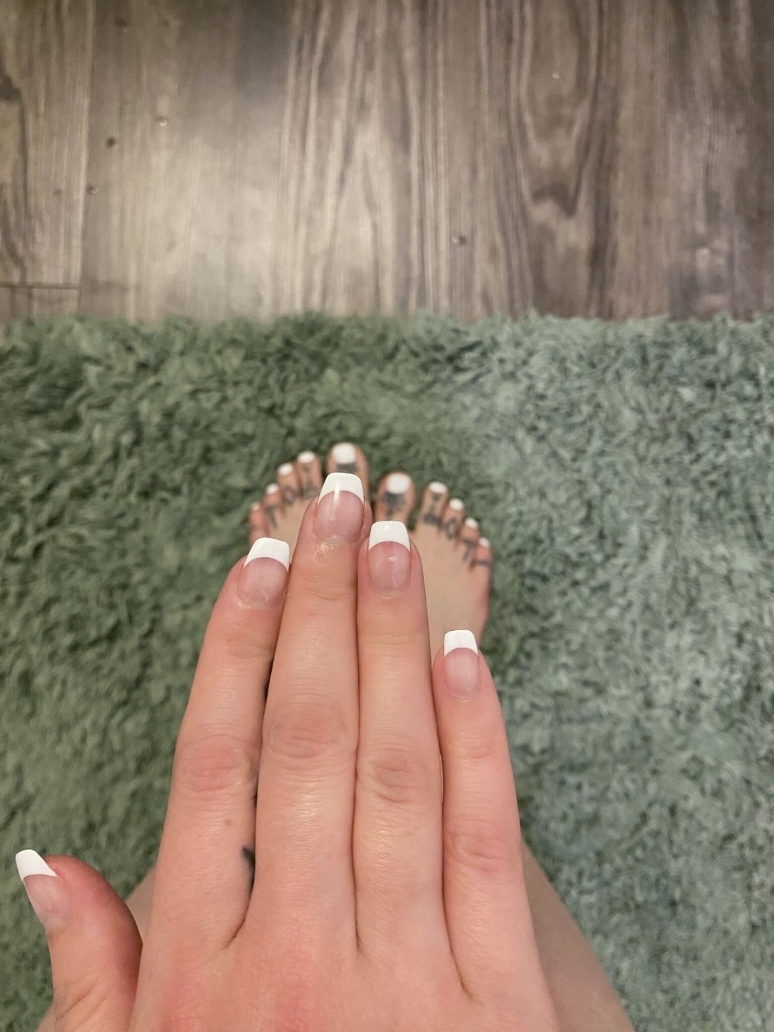 Japanese Gamer Girl Shows Off Her Tattooed Feet 3
