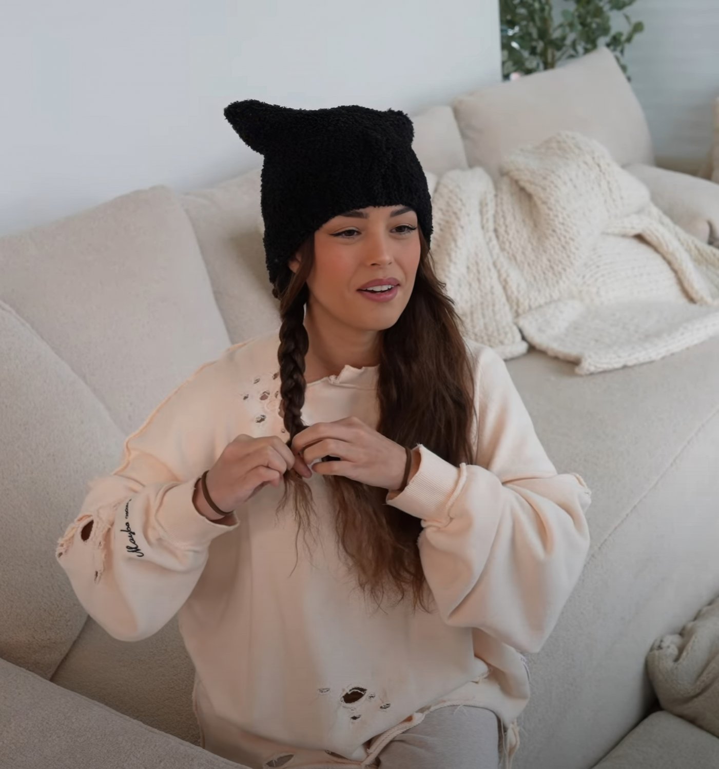 Cute German-Asian Babe Rae Gets Wild 4