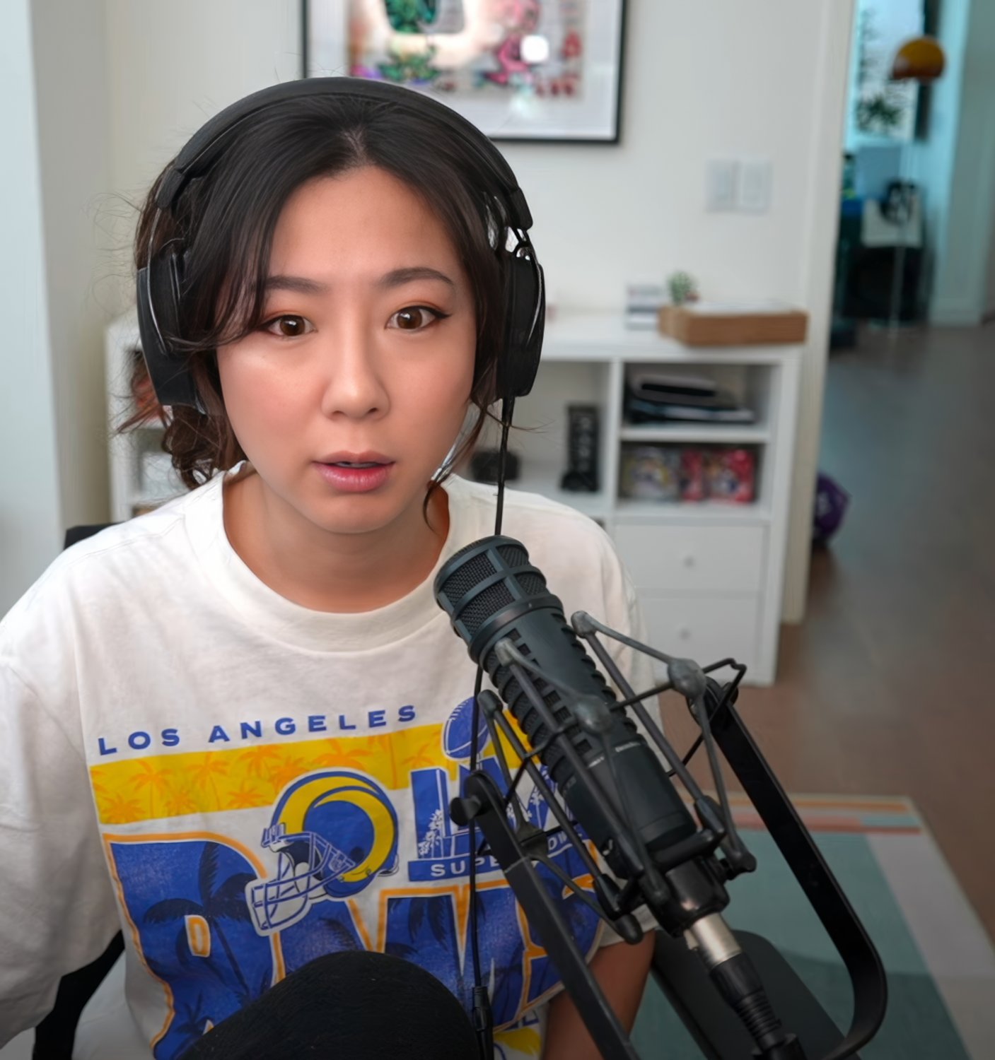 Long-Haired Asian Cutie Fuslie Teases In Amateur Clip 3