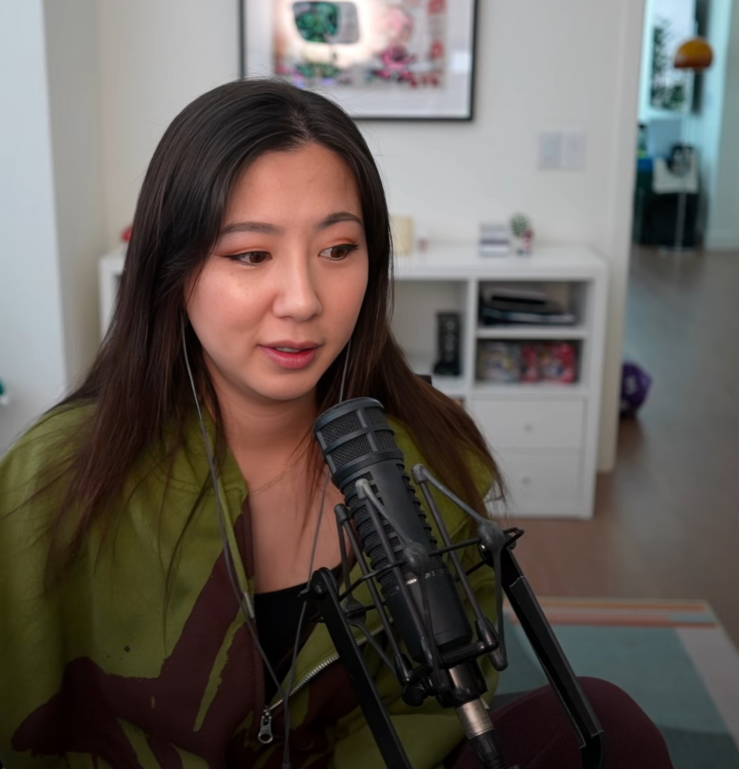 Long-Haired Asian Cutie Fuslie Teases In Amateur Clip 6
